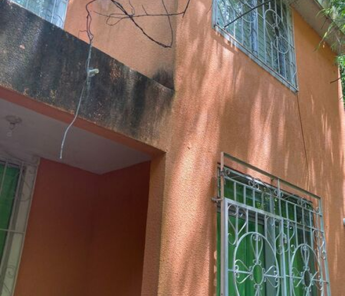 SE VENDE Hernosa casa de 2 Niveles, terraza, en Colonia Bosques de las Victorias en jurisdicción de Mixco